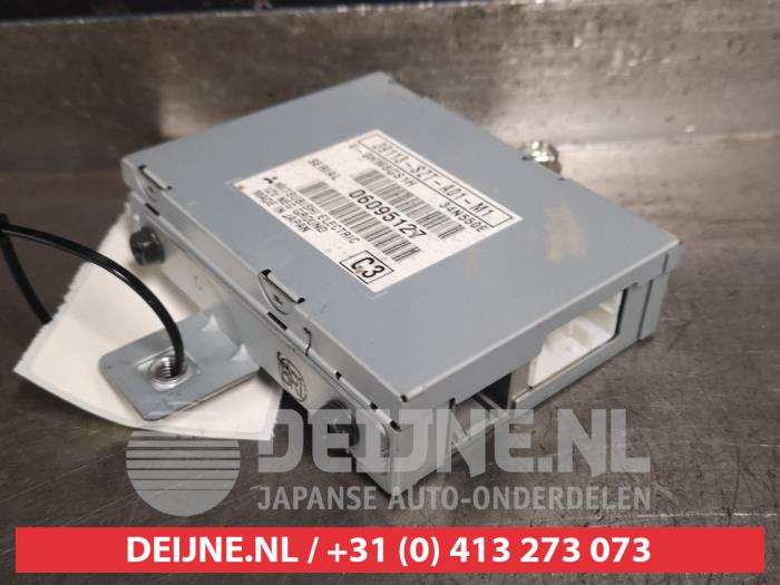 Używane Modul USB Honda CR-Z (ZF1) 1.5 Hybrid 16V Cena € 35,00 Procedura marży oferowane przez V.Deijne Jap.Auto-onderdelen BV