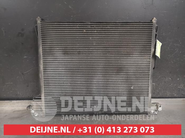 Klima Kondensor van een Nissan Pathfinder (R51) 2.5 dCi 16V 4x4 2005
