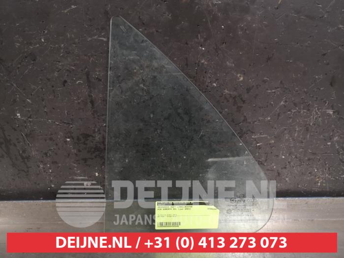 Usados Ventanilla triangular izquierda detrás Kia Sorento I (JC) 2.5 CRDi 16V Precio € 25,00 Norma de margen ofrecido por V.Deijne Jap.Auto-onderdelen BV