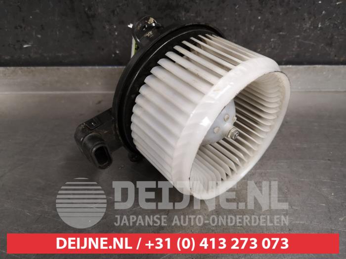 Heating and ventilation fan motor from a Mitsubishi Eclipse Cross (GK/GL) 1.5 Turbo 16V 2WD 2017