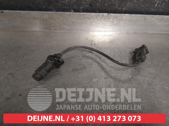 Used Crankshaft sensor Hyundai Genesis Coupé (BK) 2.0 Turbo 16V Price € 25,00 Margin scheme offered by V.Deijne Jap.Auto-onderdelen BV