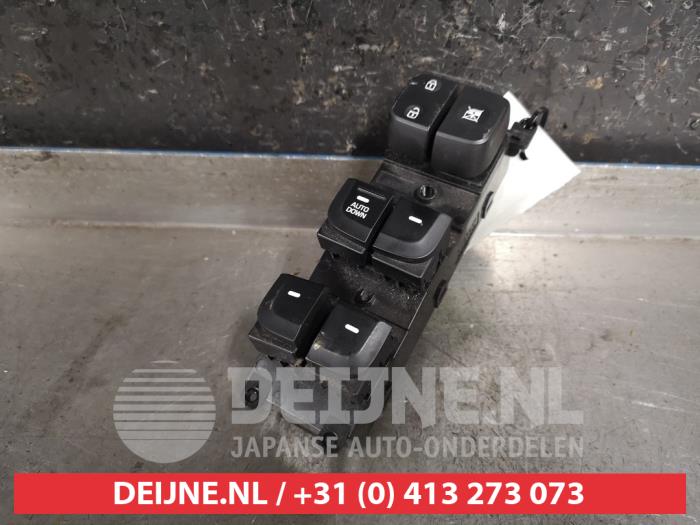 Usados Interruptor combinado de ventanillas Hyundai i10 (B5) 1.0 12V Precio € 35,00 Norma de margen ofrecido por V.Deijne Jap.Auto-onderdelen BV