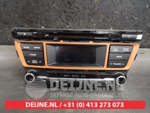 Używane Radio Hyundai i20 Coupe 1.0 T-GDI 120 12V Cena na żądanie oferowane przez V.Deijne Jap.Auto-onderdelen BV