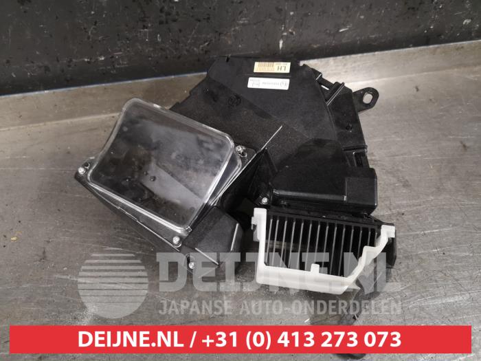 Gebrauchte Frontscheibenanzeige Toyota Prius (ZVW3) 1.8 16V Preis € 100,00 Margenregelung angeboten von V.Deijne Jap.Auto-onderdelen BV