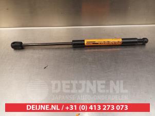 Used Rear gas strut, right Honda CR-V (RD6/7/8) Price on request offered by V.Deijne Jap.Auto-onderdelen BV