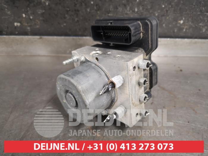 Używane Pompa ABS Nissan Micra (K14) 1.5 dCi Cena € 125,00 Procedura marży oferowane przez V.Deijne Jap.Auto-onderdelen BV