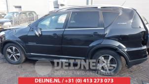Used Door window 4-door, front left Ssang Yong Rexton W 2.2 RX 220 E-XDI 16V 4WD Price on request offered by V.Deijne Jap.Auto-onderdelen BV