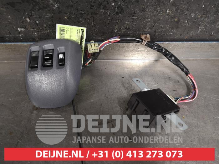 Używane Przelacznik combi okienny Daihatsu Terios (J1) 1.3 16V 4x4 Cena € 25,00 Procedura marży oferowane przez V.Deijne Jap.Auto-onderdelen BV