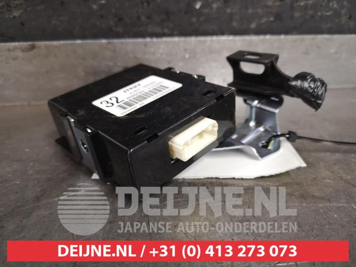 Used Power steering computer Toyota Hilux V/VI 2.4 D 16V 4WD Price on request offered by V.Deijne Jap.Auto-onderdelen BV