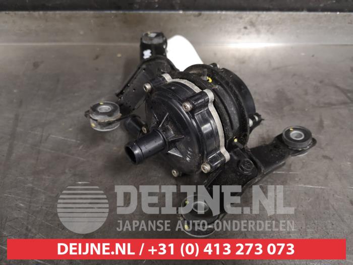 Begagnade Extra vattenpump Hyundai Kona (OS) 64 kWh Pris på förfrågan erbjuds av V.Deijne Jap.Auto-onderdelen BV