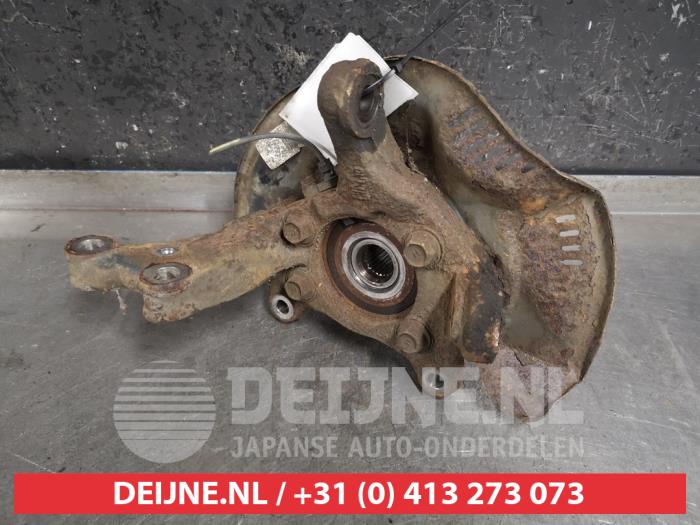 Knuckle, front right from a Toyota Auris (E15) 1.8 16V HSD Full Hybrid 2011