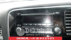 Używane Radio Mitsubishi Outlander (GF/GG) 2.2 DI-D 16V Clear Tec 4x4 Cena € 75,00 Procedura marży oferowane przez V.Deijne Jap.Auto-onderdelen BV