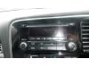 Radio van een Mitsubishi Outlander (GF/GG), 2012 2.2 DI-D 16V Clear Tec 4x4, SUV, Diesel, 2.268cc, 110kW (150pk), 4x4, 4N14, 2012-08, GF62 2014