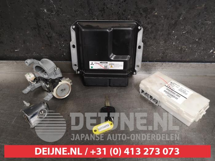 Engine management computers with engine code 4D56 stock