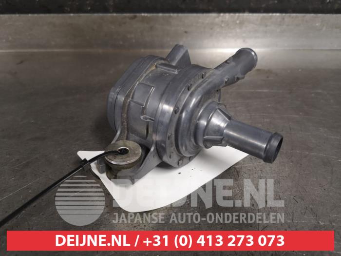Additional water pump from a Toyota RAV4 (A5) 2.5 Hybrid 16V 2019