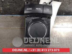 Usagé Panneau commande radio Lexus CT 200h 1.8 16V Prix sur demande proposé par V.Deijne Jap.Auto-onderdelen BV
