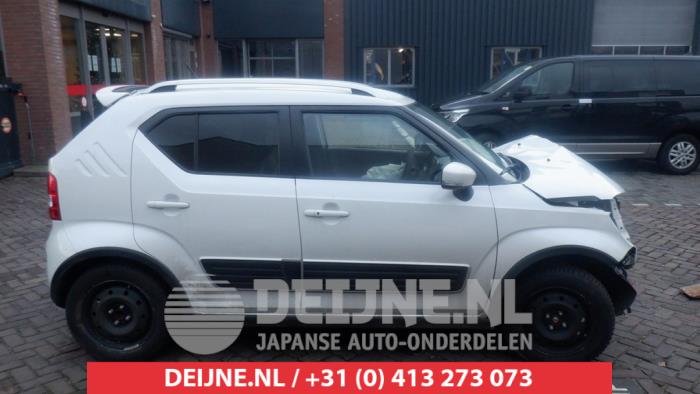 Usados Ventanilla triangular derecha detrás Suzuki Ignis (MF) 1.2 Dual Jet 16V Smart Hybrid Precio € 35,00 Norma de margen ofrecido por V.Deijne Jap.Auto-onderdelen BV