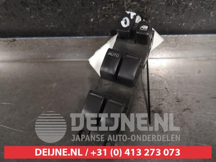 Usados Interruptor combinado de ventanillas Subaru Impreza II Plus (GG) 2.0 GX 4x4 Precio € 25,00 Norma de margen ofrecido por V.Deijne Jap.Auto-onderdelen BV