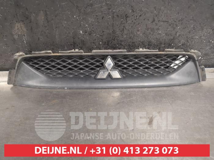 Używane Grill Mitsubishi ASX 1.8 DI-D HP MIVEC 16V 4x4 Cena na żądanie oferowane przez V.Deijne Jap.Auto-onderdelen BV