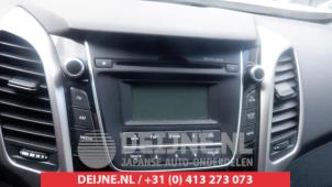 Usagé Radio Hyundai i30 Wagon (GDHF5) 1.6 GDI Blue 16V Prix € 75,00 Règlement à la marge proposé par V.Deijne Jap.Auto-onderdelen BV