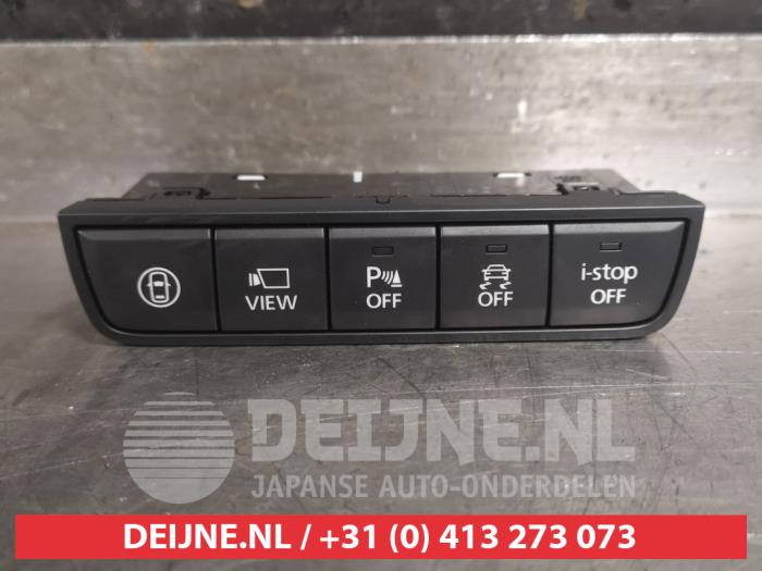 Używane Przelacznik ASR Mazda 3 (BP) 2.0 SkyActiv-G 122 M Hybrid 16V Cena € 15,00 Procedura marży oferowane przez V.Deijne Jap.Auto-onderdelen BV