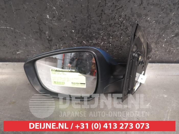 Wing mirror, left from a Hyundai i30 (GDHB5) 1.4 16V 2012