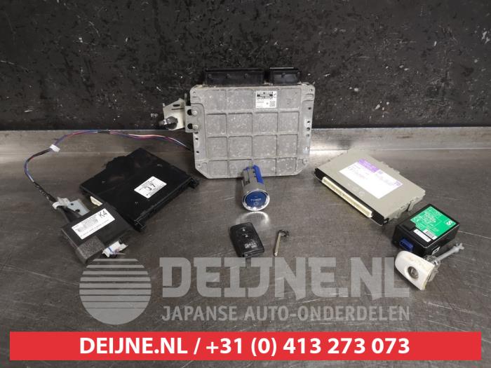 Used Engine management computer Toyota Auris (E15) 1.8 16V HSD Full Hybrid Price € 90,00 Margin scheme offered by V.Deijne Jap.Auto-onderdelen BV