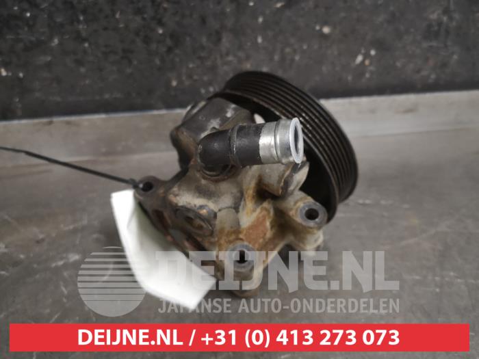 Power steering pump from a Mazda 2 (NB/NC/ND/NE) 1.4 16V 2006