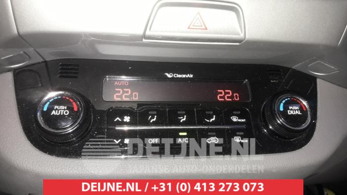 Panneau de commandes chauffage d'un Kia Sportage (SL) 1.7 CRDi 16V 4x2 2012