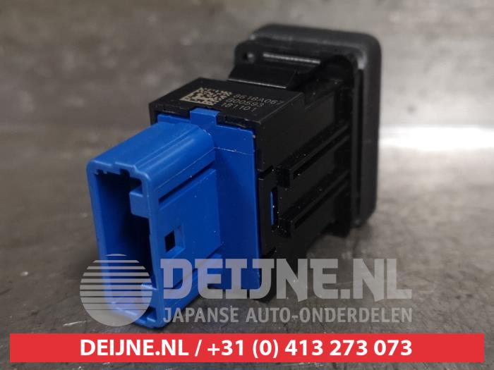 Air conditioning switch from a Mitsubishi Outlander (GF/GG) 2.4 16V PHEV 4x4 2018