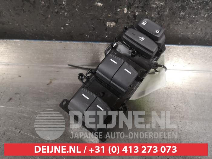 Używane Przelacznik combi okienny Honda Jazz (GR) 1.5 eHEV 16V Cena € 75,00 Procedura marży oferowane przez V.Deijne Jap.Auto-onderdelen BV