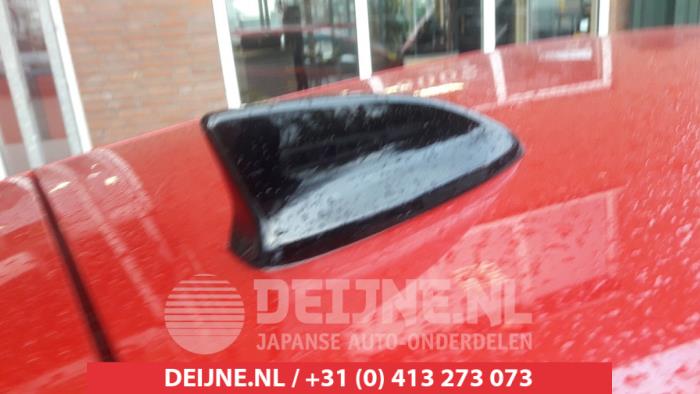 Używane Antena Honda Jazz (GR) 1.5 eHEV 16V Cena € 50,00 Procedura marży oferowane przez V.Deijne Jap.Auto-onderdelen BV
