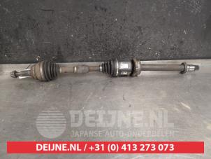 Used Front drive shaft, right Toyota Avensis Verso (M20) 2.0 D-4D 16V Price € 50,00 Margin scheme offered by V.Deijne Jap.Auto-onderdelen BV