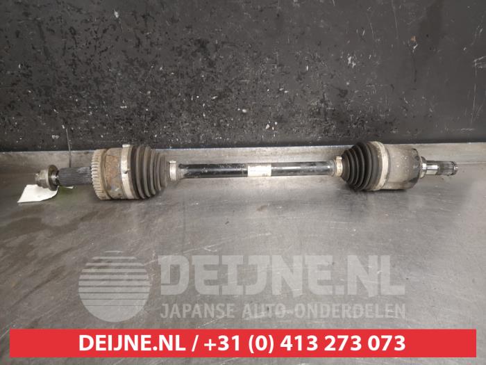 Front drive shaft, left from a Kia Sportage (QL) 1.6 GDI 16V 4x2 2016