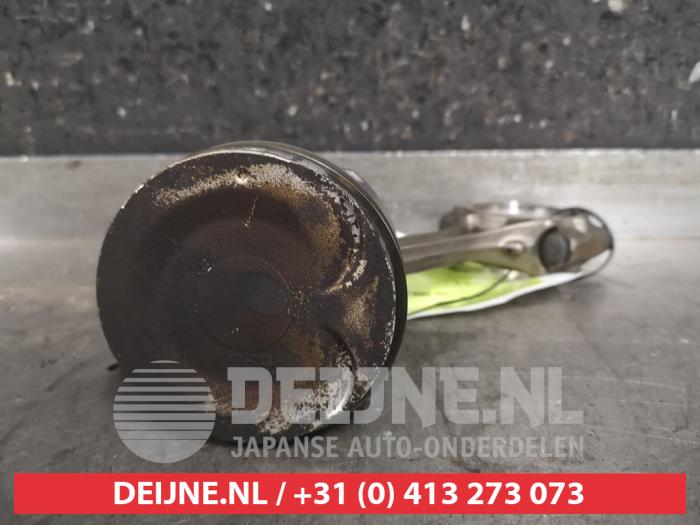 Usagé Piston Suzuki Swift (ZA/ZC/ZD1/2/3/9) 1.3 VVT 16V Prix € 50,00 Règlement à la marge proposé par V.Deijne Jap.Auto-onderdelen BV