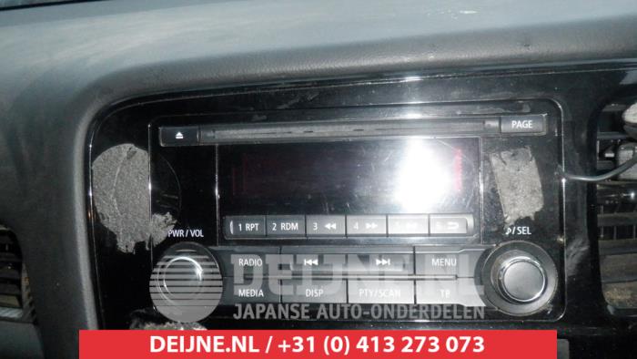 Radio van een Mitsubishi Outlander (GF/GG) 2.2 DI-D 16V Clear Tec 4x4 2013