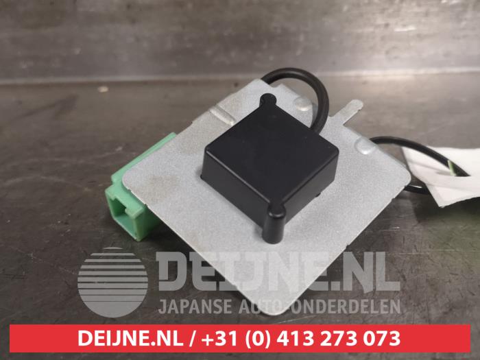 Używane Antena GPS Mazda 2 (DJ/DL) 1.5 SkyActiv-G 90 Cena na żądanie oferowane przez V.Deijne Jap.Auto-onderdelen BV