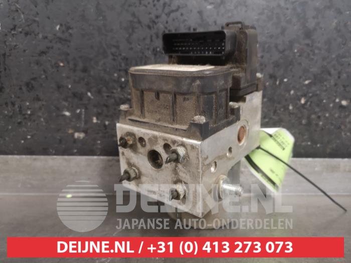 Begagnade ABS-pump Kia Sorento I (JC) 3.5 V6 24V Pris € 75,00 Marginaltabell erbjuds av V.Deijne Jap.Auto-onderdelen BV