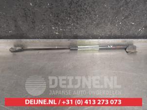 Used Bonnet gas strut, left Kia Sorento I (JC) 3.5 V6 24V Price on request offered by V.Deijne Jap.Auto-onderdelen BV