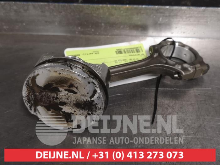 Używane Tlok Suzuki Celerio (LF) 1.0 12V Dualjet Cena € 50,00 Procedura marży oferowane przez V.Deijne Jap.Auto-onderdelen BV