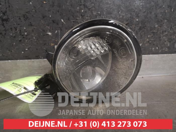 Fog light, front right from a Nissan NP 300 Navara (D23) 2.3 dCi 16V 2019