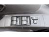 Interruptor combinado de ventanillas de un Toyota Corolla Verso (R10/11), 2004 / 2009 1.8 16V VVT-i, MPV, Gasolina, 1.794cc, 95kW (129pk), FWD, 1ZZFE, 2004-04 / 2009-03, ZNR11 2004