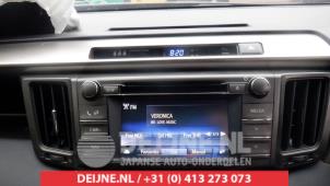 Usagé Radio Toyota RAV4 (A4) 2.0 D-4D 16V 4x4 Prix € 200,00 Règlement à la marge proposé par V.Deijne Jap.Auto-onderdelen BV
