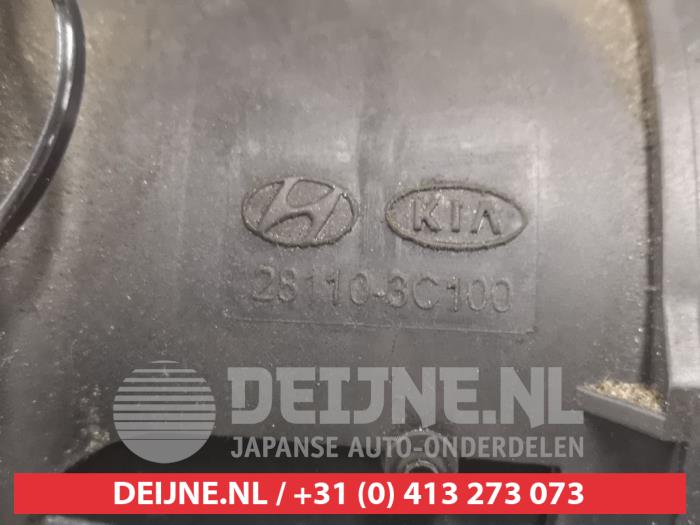 Luftmengenmesser van een Kia Magentis (GE) 2.7 V6 24V 2007