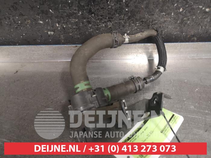 Begagnade Extra vattenpump Nissan Micra (K14) 1.0 IG-T 100 Pris på förfrågan erbjuds av V.Deijne Jap.Auto-onderdelen BV