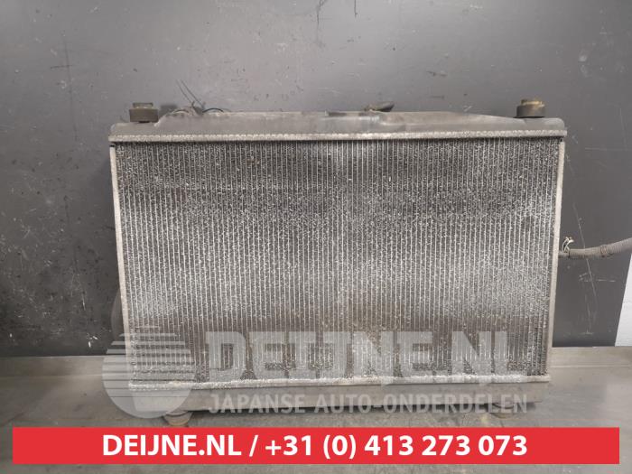 Usagé Radiateur Toyota Avensis Verso (M20) 2.0 D-4D 16V Prix € 50,00 Règlement à la marge proposé par V.Deijne Jap.Auto-onderdelen BV
