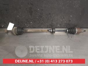 Used Front drive shaft, left Honda Civic (EP/EU) 1.4 16V Price € 50,00 Margin scheme offered by V.Deijne Jap.Auto-onderdelen BV