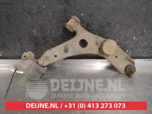 Usagé Bras de suspension bas avant droit Mazda 5 (CR19) 2.0i 16V Prix € 50,00 Règlement à la marge proposé par V.Deijne Jap.Auto-onderdelen BV