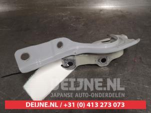 Used Bonnet Hinge Hyundai Kona (OS) 1.6 GDi HEV 16V Price on request offered by V.Deijne Jap.Auto-onderdelen BV