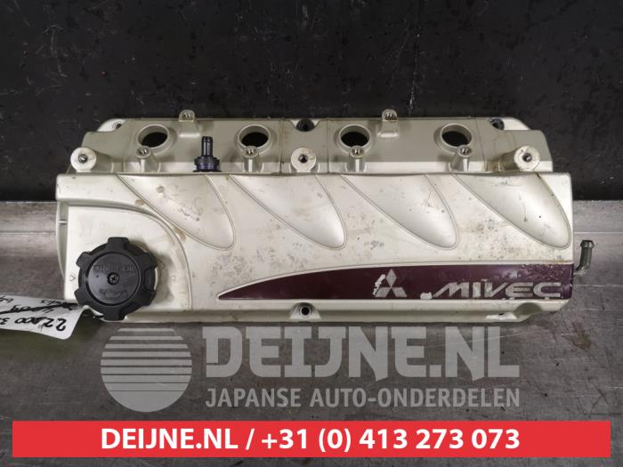 Usagé Couvercle soupapes Mitsubishi Grandis (NA) 2.4 16V MIVEC Prix € 50,00 Règlement à la marge proposé par V.Deijne Jap.Auto-onderdelen BV